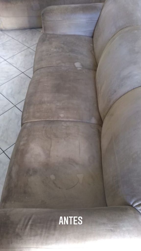 Sofá antes da higienização profissional